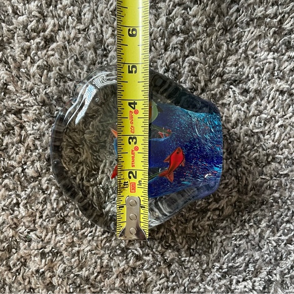 Fish aquarium glass paperweight - Picture 4 of 8